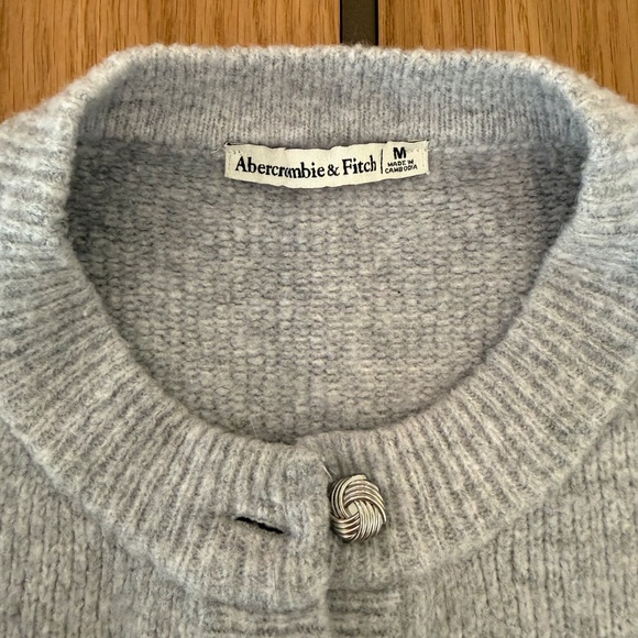 Women's Abercrombie Cardigan, Gray Size Medium - Picture 2 of 2